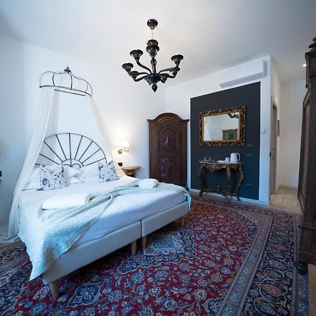 B&B La Loggia Del Castello Trento Bagian luar foto