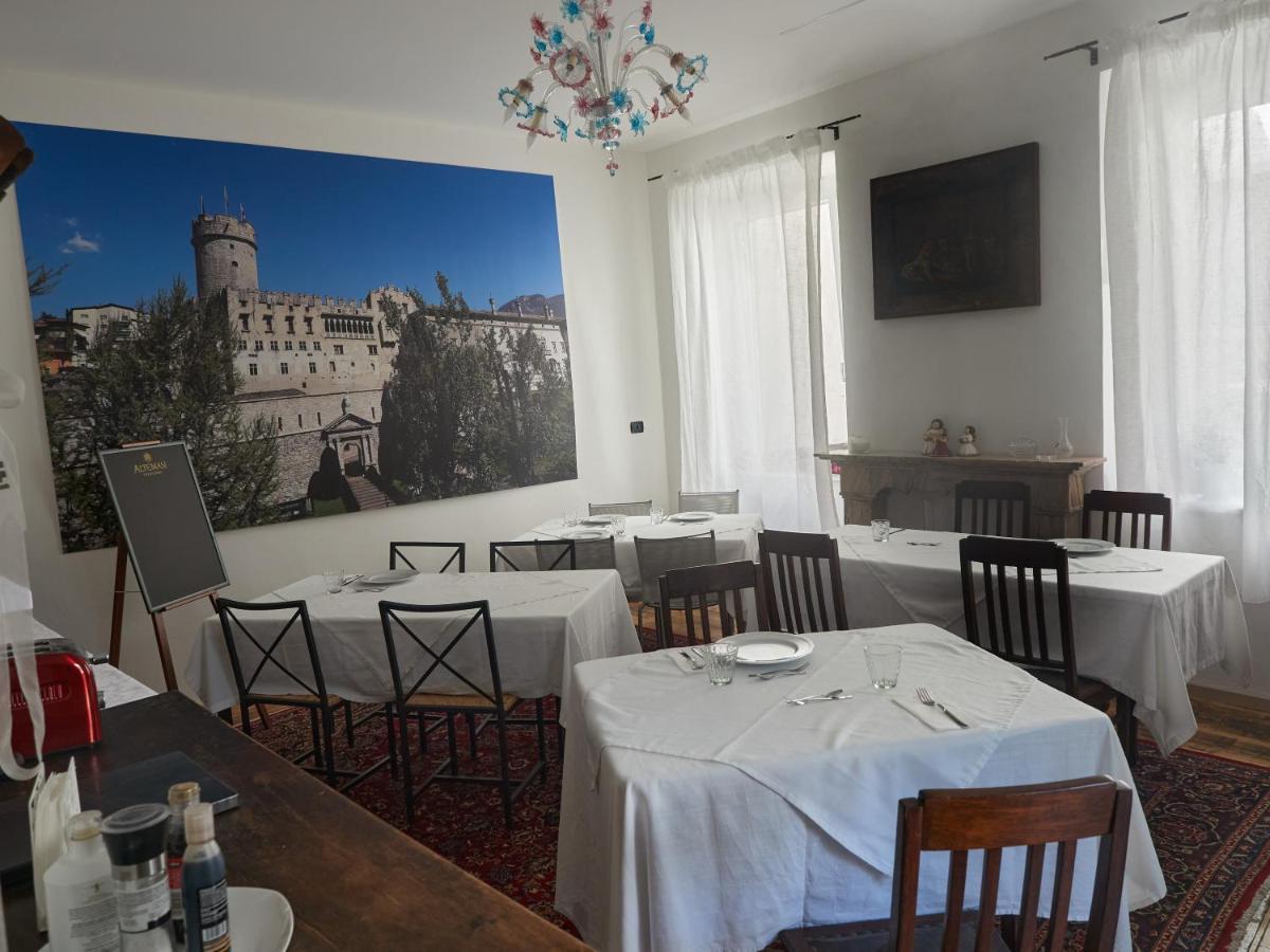 B&B La Loggia Del Castello Trento Bagian luar foto