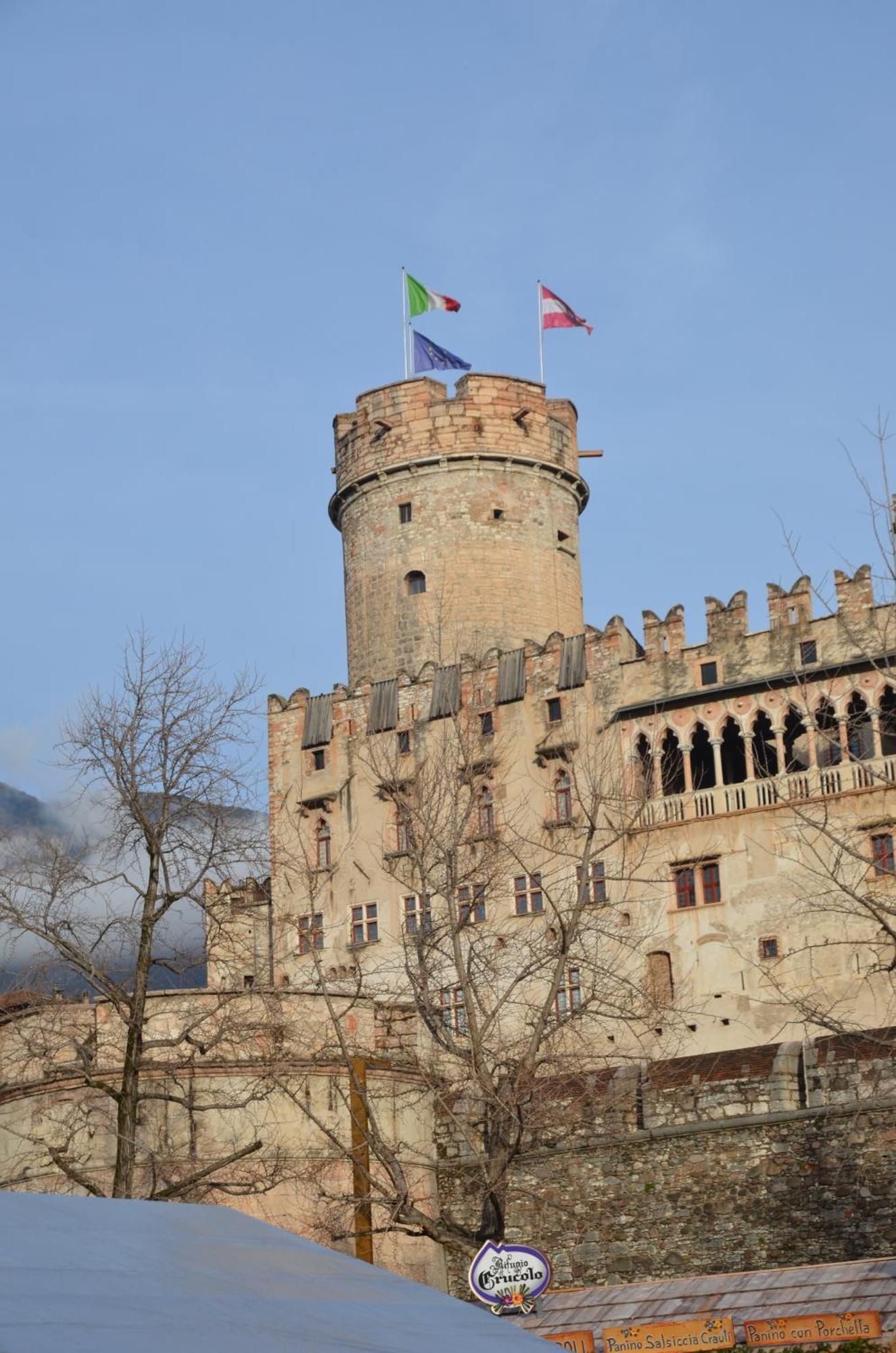 B&B La Loggia Del Castello Trento Bagian luar foto