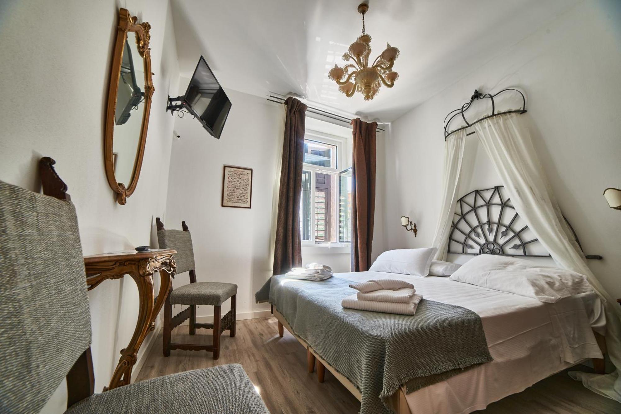 B&B La Loggia Del Castello Trento Bagian luar foto